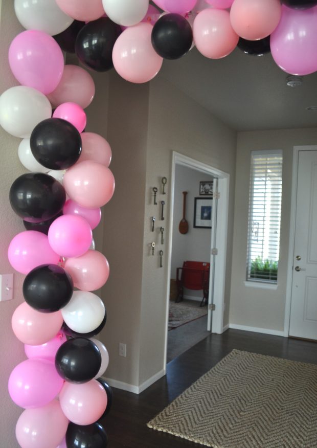 how to make balloon arch WITHOUT STAND 