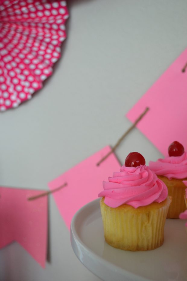 Pinkalicious party ideas, Pinkalicious fairy wands party craft, Pinkalicious party crafts, Pinkalicious cupcakes