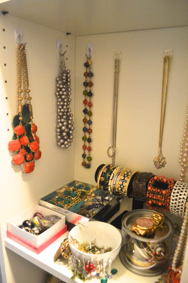 How to Create an Organized Jewelry Display