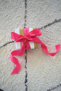 Three easy ways to wrap pretty gifts. wrap presents, make presents pretty, pretty gifts, fun gift decor