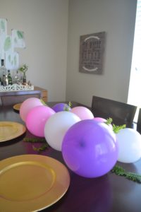 DIY Balloon Centerpiece and table runner, pink and purple balloon centerpiece