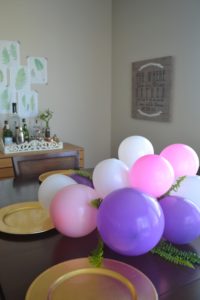 DIY Balloon Centerpiece and table runner, pink and purple balloon centerpiece