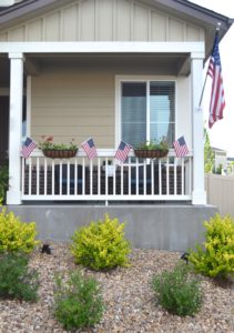 July Fourth front porch decor and inspiration, July 4th front porch flags and ideas