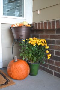 Fall front porch decorating ideas, fall front porch decor, how to decorate for fall on your porch