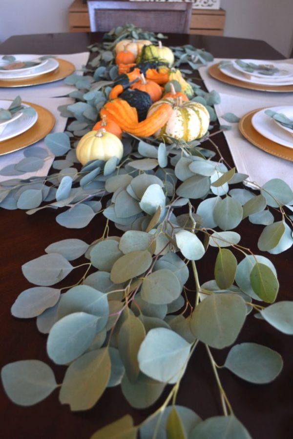 Tablescape Tuesday: Eucalyptus Centerpiece - The Daily Hostess