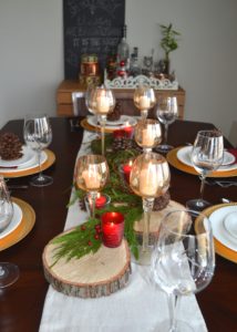 Christmas tablescape, Christmas table settings, Christmas table decor, rustic table decor, rustic Christmas centerpiece