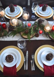Christmas tablescape, Christmas table settings, Christmas table decor, rustic table decor, rustic Christmas centerpiece