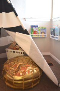 flamingo themed bedroom, big girl room ideas, flamingos, flamingo decorations, girls bedroom