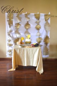 gold gender neutral baby shower, baby shower ideas, gender neutral baby shower cake, gold and white baby shower decor, baby shower brunch