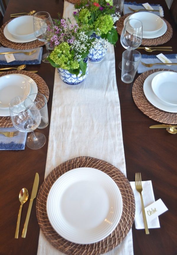 Tablescape Tuesday: Blue and White Spring Tablescape with Ginger Jars ...