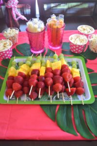 flamingo birthday ideas, flamingo cake, flamingo birthday activities, tropical flamingo party