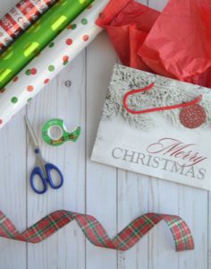 how to wrap Christmas gifts, Christmas gift wrapping, Christmas wrapping paper, what you need to wrap gifts