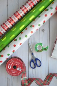 how to wrap Christmas gifts, Christmas gift wrapping, Christmas wrapping paper, what you need to wrap gifts